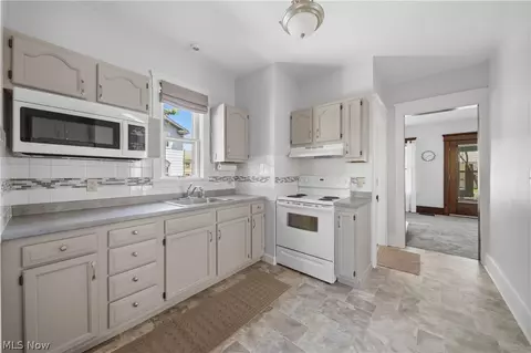 Kitchen - 2613 Crown Pl NW, Canton, OH 44708 photo 1 of 3