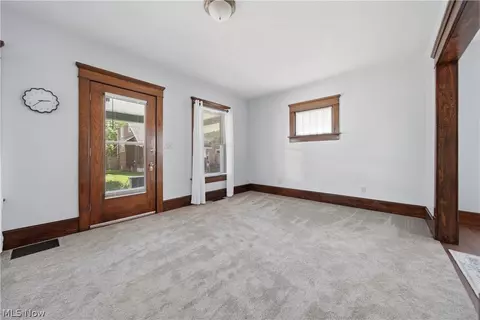 2613 Crown Pl NW, Canton, OH 44708 photo 3