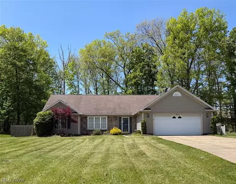 8912 Isabelle Ln, Macedonia, OH 44056