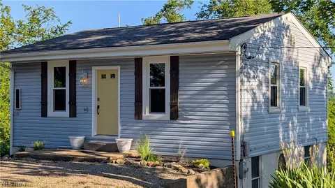 57087 Ferryview Rd, Martins Ferry, OH 43935