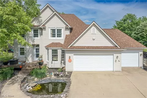 4456 Maplegrove Ave, Louisville, OH 44641