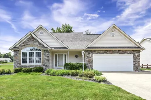 4457 Stone Creek Dr, Brunswick, OH 44212