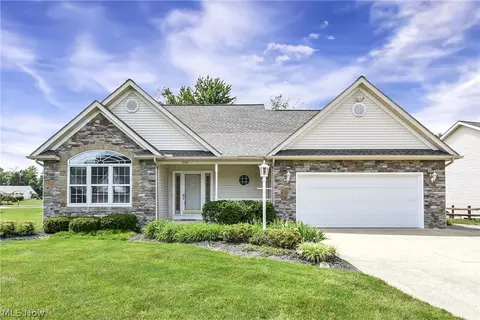4457 Stone Creek Dr, Brunswick, OH 44212