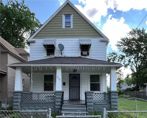 2135 W 96th St, Cleveland, OH 44102
