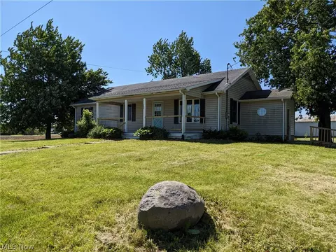 13096 Smith Rd, Wellington, OH 44090