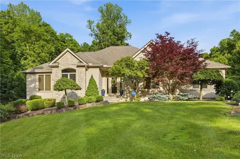 11565 Robin Wood Ln, Chagrin Falls, OH 44023