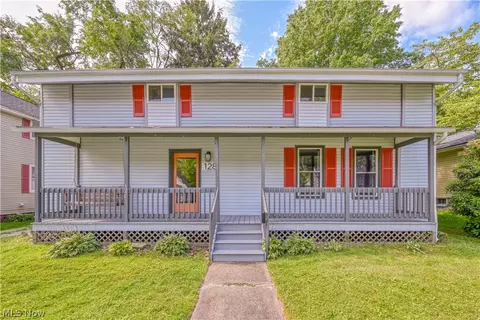 128 E Central Ave, Ravenna, OH 44266