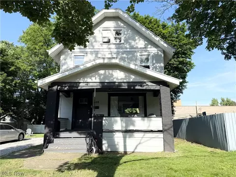 869 Berwin St, Akron, OH 44310