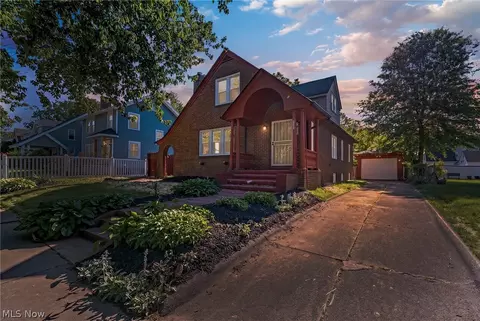 650 S Sunset View Dr, Akron, OH 44320