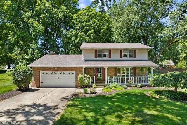2438 Lyndon Dr, Uniontown, OH 44685
