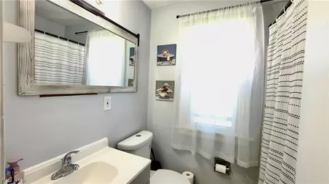 Bath - 1328 Myrtle Ave, Ashtabula, OH 44004 photo 1 of 2