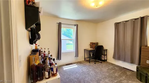 Bedroom - 1328 Myrtle Ave, Ashtabula, OH 44004 photo 3 of 4