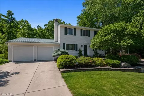 9481 Yorkview Dr, North Royalton, OH 44133