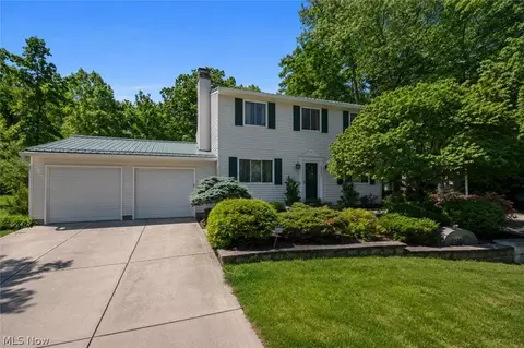 9481 Yorkview Dr, North Royalton, OH 44133
