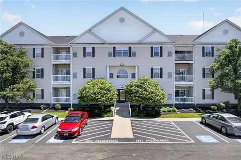 4703 Hills And Dales Rd NW, Canton, OH 44708