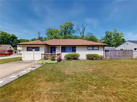 1078 Cherokee Trl, Willoughby, OH 44094