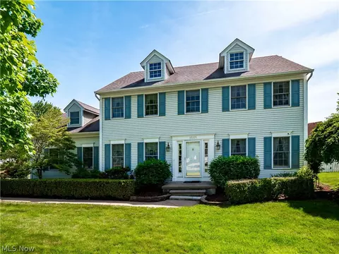 32225 Augusta Dr, Avon Lake, OH 44012