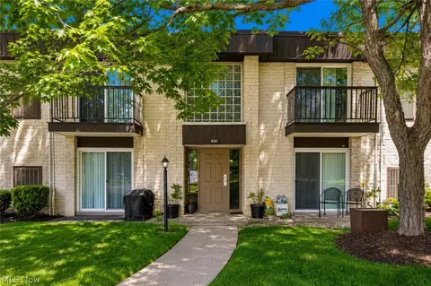 8507 N Akins #102, North Royalton, OH 44133
