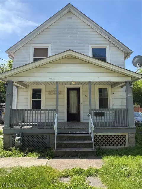 823 W 17th St, Lorain, OH 44052