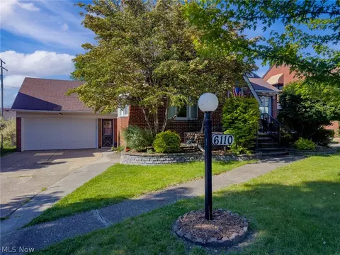 6110 Hollywood Dr, Parma, OH 44129
