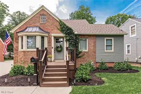 590 Glen Park Dr, Bay Village, OH 44140