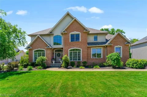 1325 Fox Den Trl, Canfield, OH 44406
