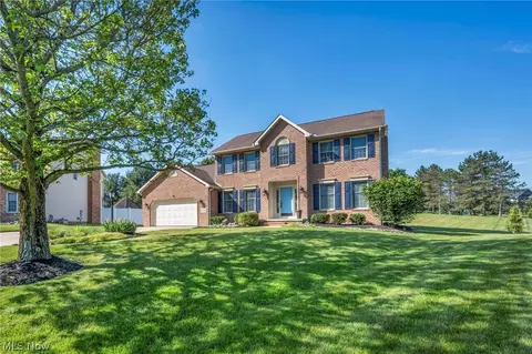 8572 Nobleman Cir NW, Massillon, OH 44646