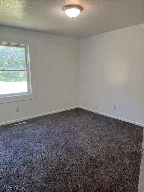 Bedroom - 2655 Pine Ridge Rd, Ashtabula, OH 44004 photo 3 of 4