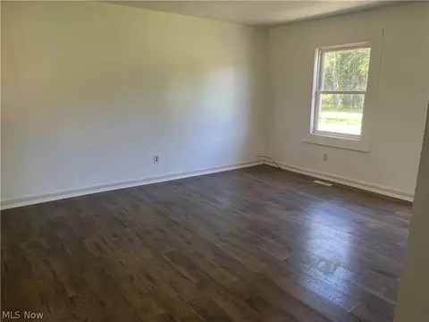 Living - 2655 Pine Ridge Rd, Ashtabula, OH 44004 photo 2 of 2