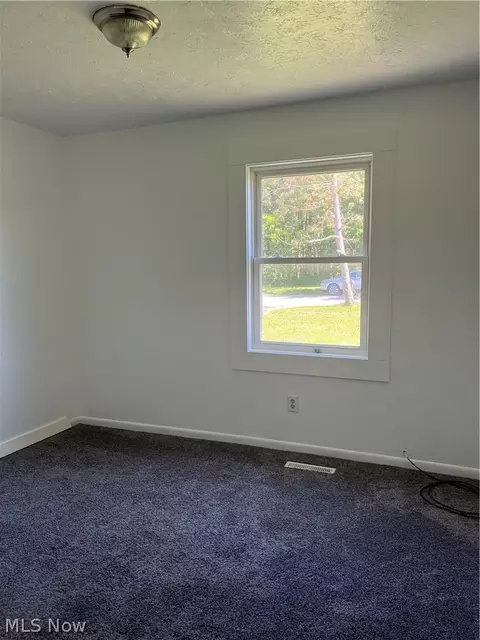 Bedroom - 2655 Pine Ridge Rd, Ashtabula, OH 44004 photo 4 of 4