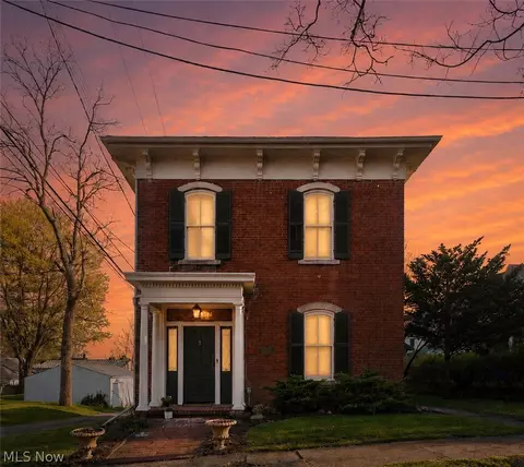 102 E Lamartine St, Mount Vernon, OH 43050