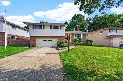 21439 Ellen Dr, Fairview Park, OH 44126