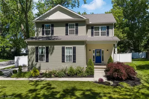 3675 Washington Park Blvd, Newburgh Heights, OH 44105