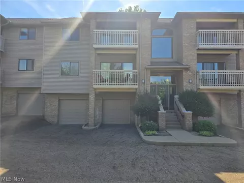 3800 Rosemont Blvd, Akron, OH 44333