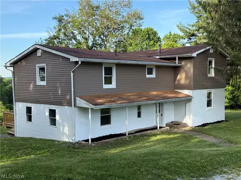 782 Hill St, Coshocton, OH 43812