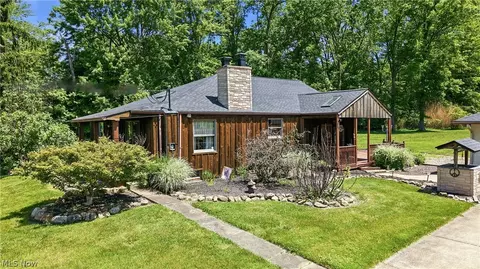 2258 Howland Wilson Rd, Cortland, OH 44410