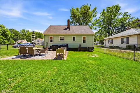 Exterior - 2027 W 16th St, Ashtabula, OH 44004 photo 3 of 4