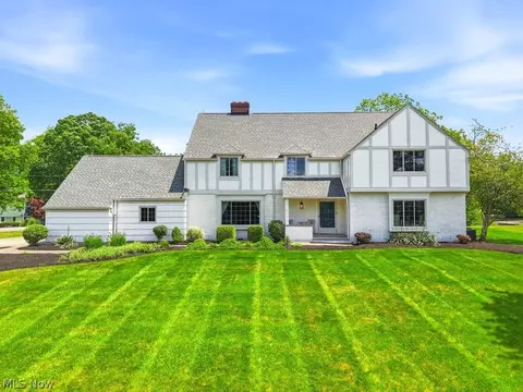 3395 Forest Hills Dr, Medina, OH 44256