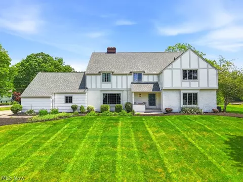 3395 Forest Hills Dr, Medina, OH 44256