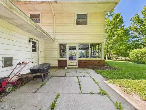 Exterior - 2648 River Rd, Willoughby Hills, OH 44094 photo 8 of 10