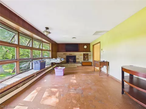 Living - 2648 River Rd, Willoughby Hills, OH 44094 photo 1 of 4