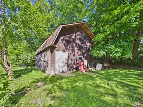 Exterior - 2648 River Rd, Willoughby Hills, OH 44094 photo 10 of 10