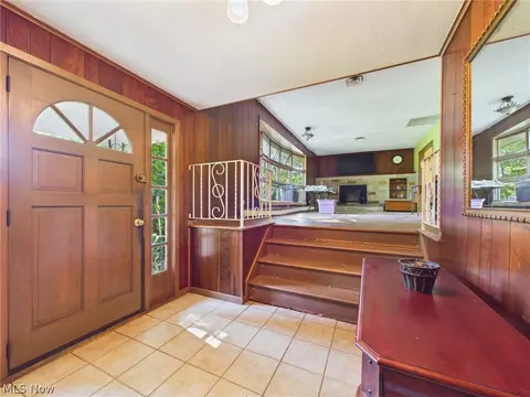 Entry Way - 2648 River Rd, Willoughby Hills, OH 44094 photo 1 of 5