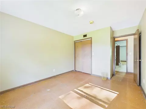 Bedroom - 2648 River Rd, Willoughby Hills, OH 44094 photo 6 of 7
