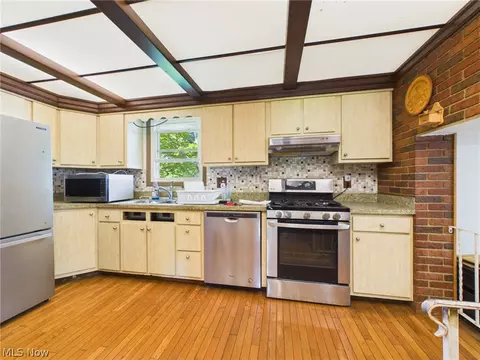 Kitchen - 2648 River Rd, Willoughby Hills, OH 44094 photo 3 of 3