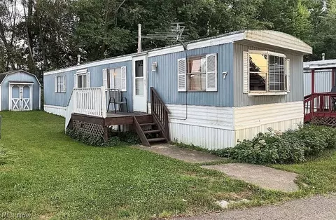 4287 Manchester Ave NW #7, North Lawrence, OH 44666