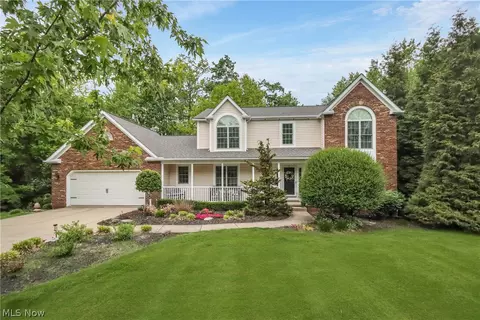8015 Hansom Pl, Mentor, OH 44060