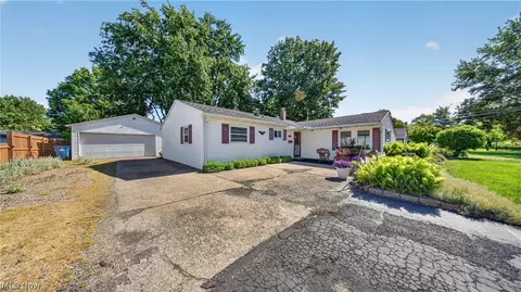 33848 David Dr, North Ridgeville, OH 44039