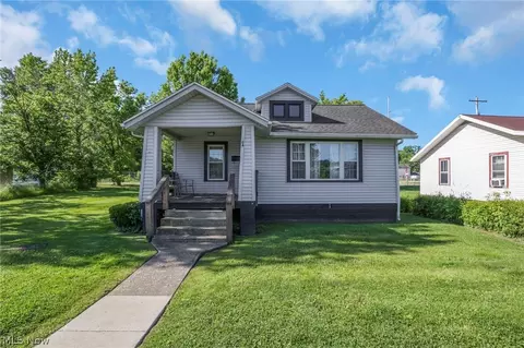204 E Jefferson St, New Lexington, OH 43764