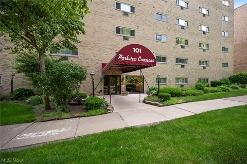 101 S Rocky River Dr #405, Berea, OH 44017